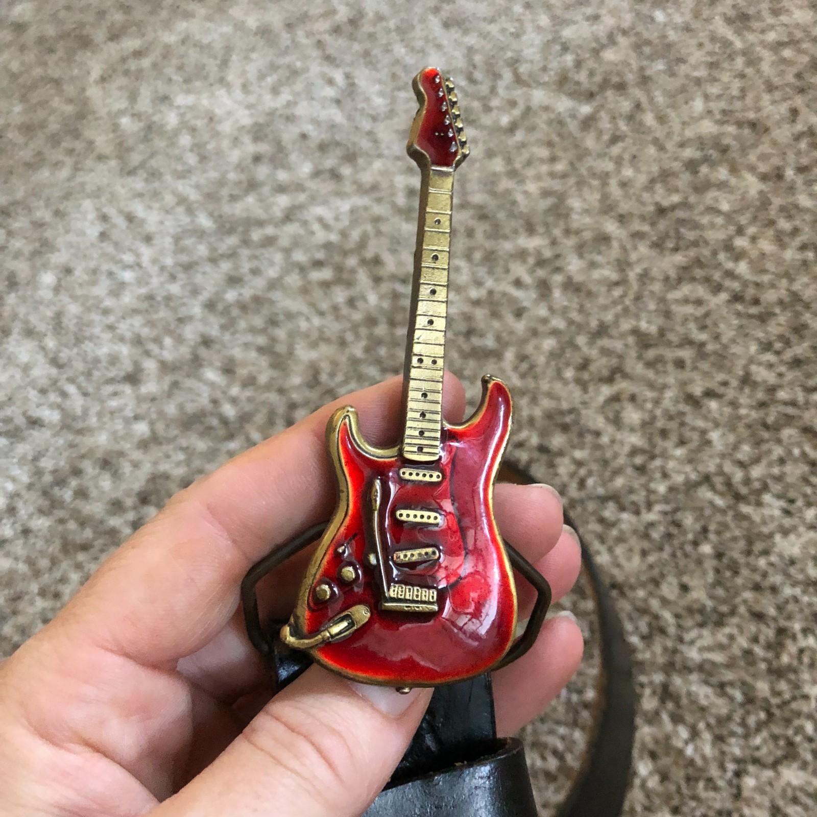 Vtg Great American Buckle Red Guitar with Oil Tan top grain leather belt 34 USA