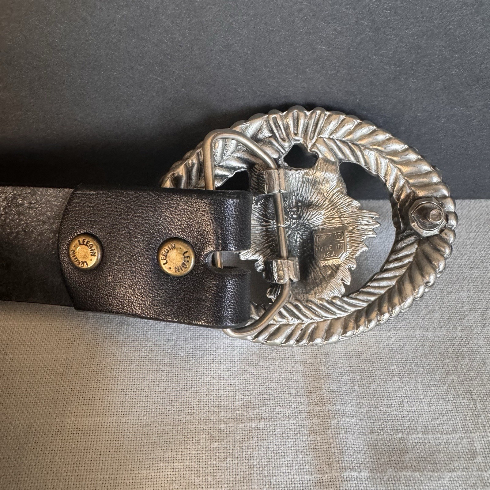 Vintage Silver Wolf Dog Engraved Belt Buckle With Leegin Black Leather Belt 42