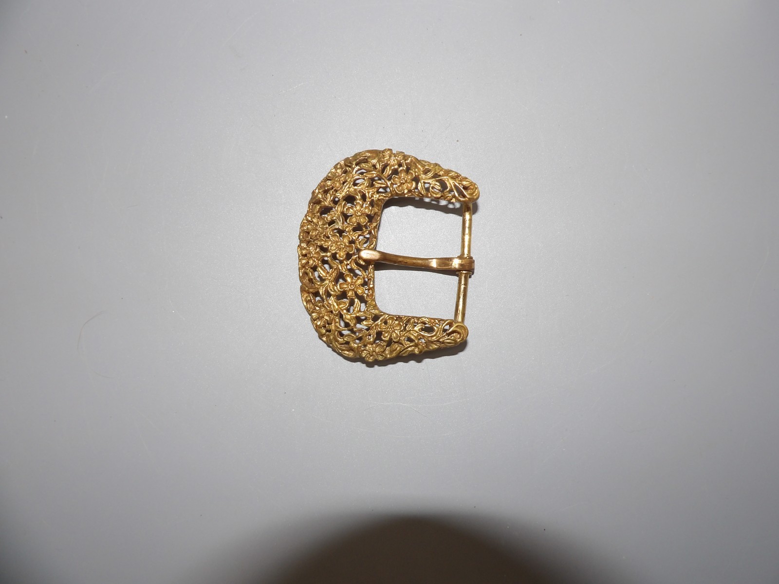Belt Buckle, Ladies Vintage Filigreed 3&Prime; x 2 1/2&Prime; Fits 1 1/2&Prime; Wide Belt. Brass.
