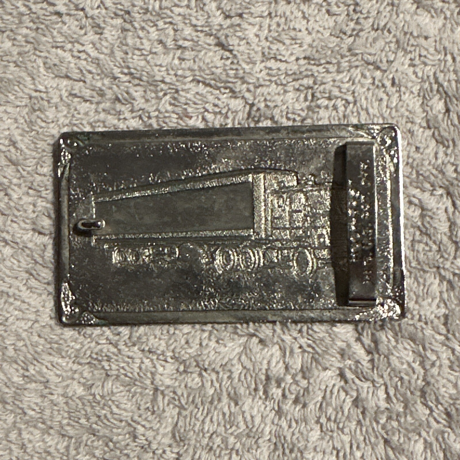 Overnight trucker belt buckle