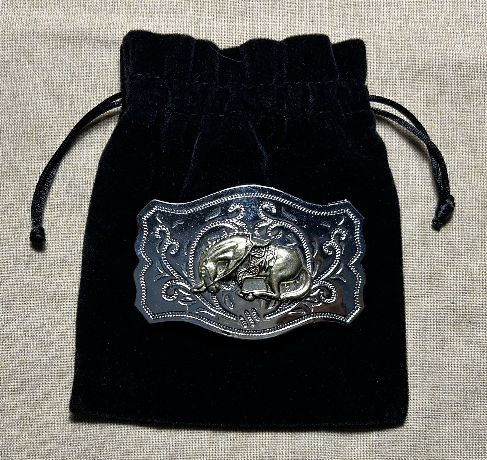 Western Horse Belt Buckle Silver Tone Engraved Cowboy Rodeo 1.5” Strap