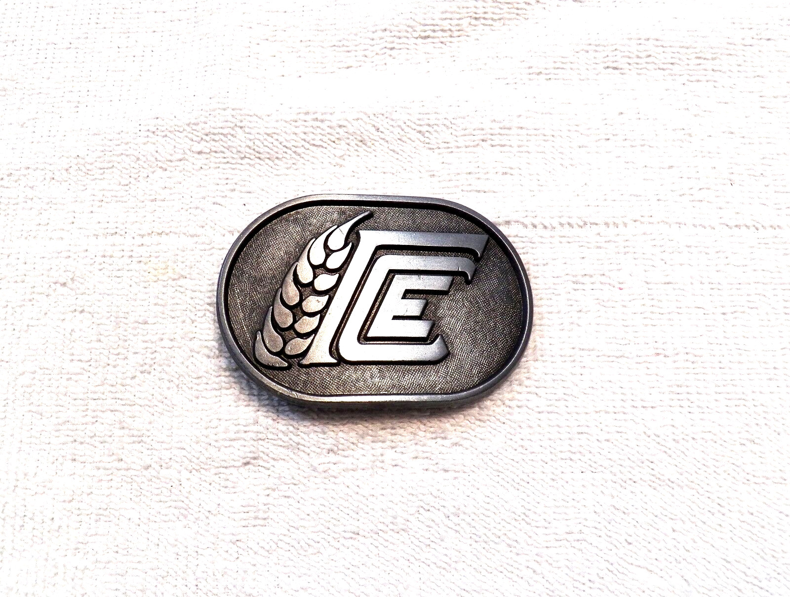 CLASSIC BELT BUCKLE FARMERS COOP EQUITY CO « SWAZEY » LMT ED #341 OF 700 BB18