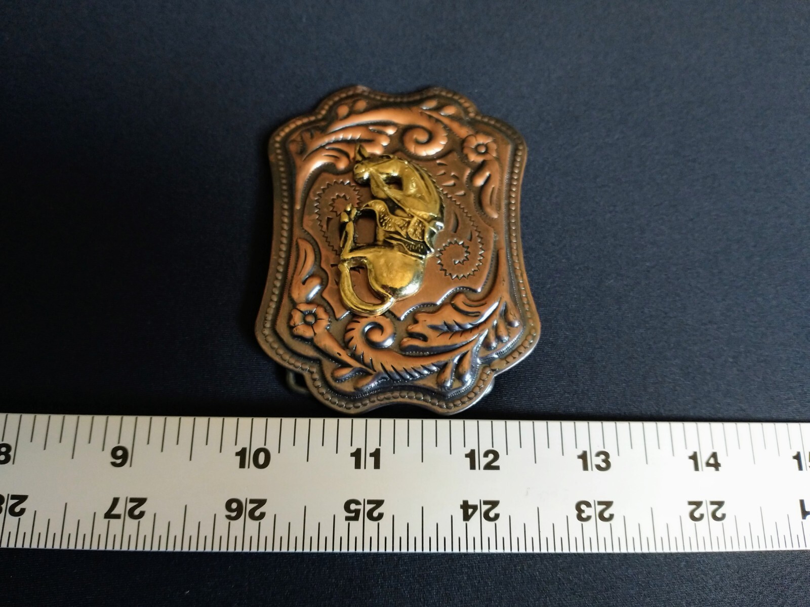 VTG Bowing Horse End Of Trail Copper Tone W Gold Horse Belt Buckle Men&rsquo;s Ornate