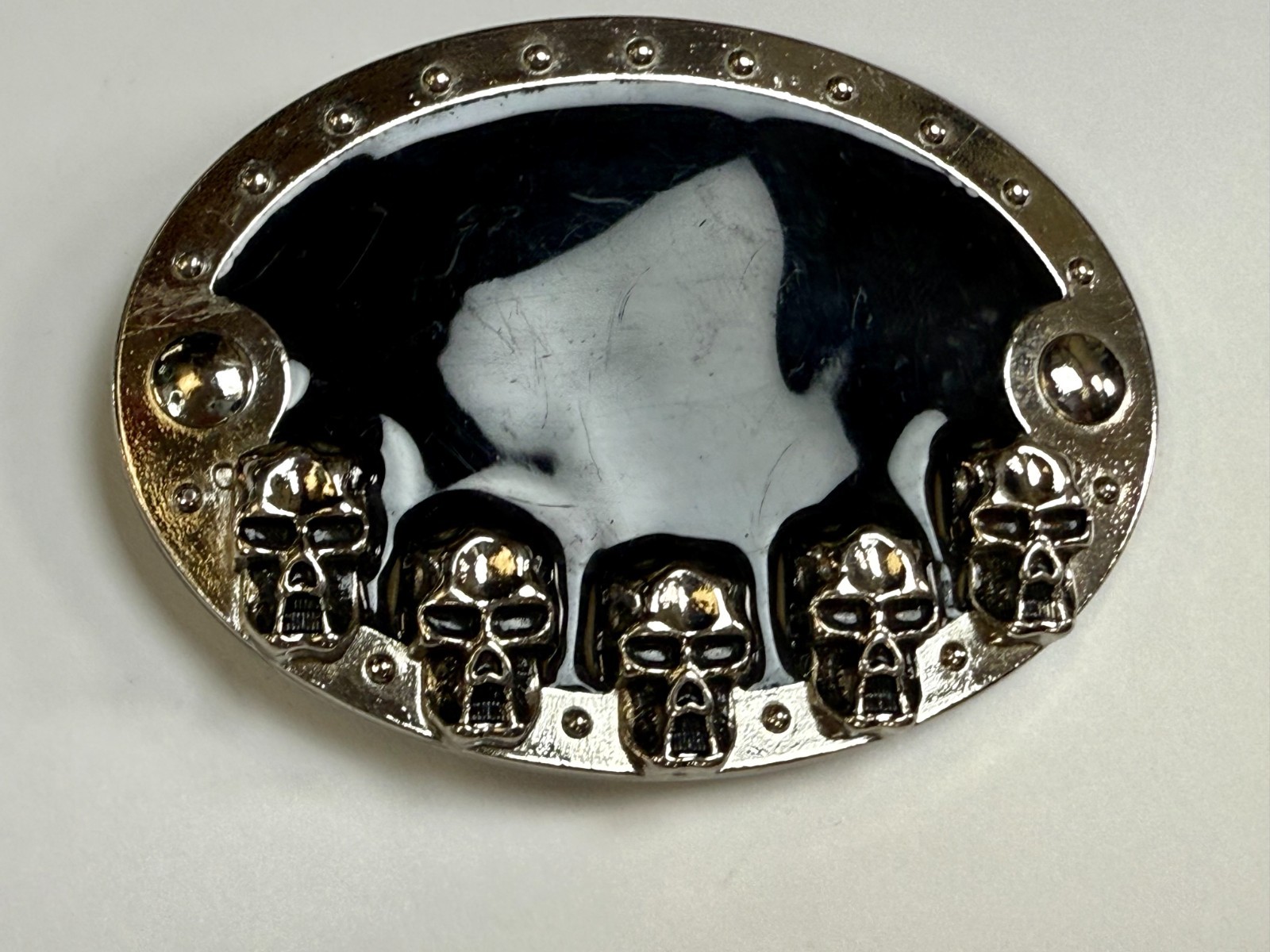 Creepy Five Skull&rsquo;s Head Black Enameled Halloween Gothic Punk Biker Belt Buckle