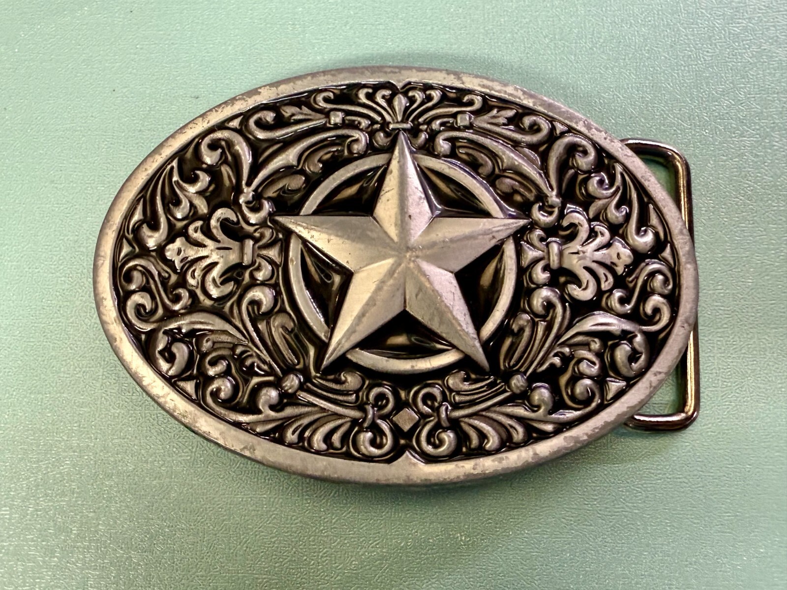 Centered Lone Star Fleur De Lis Design Swirl Silver & Balck Color Belt Buckle