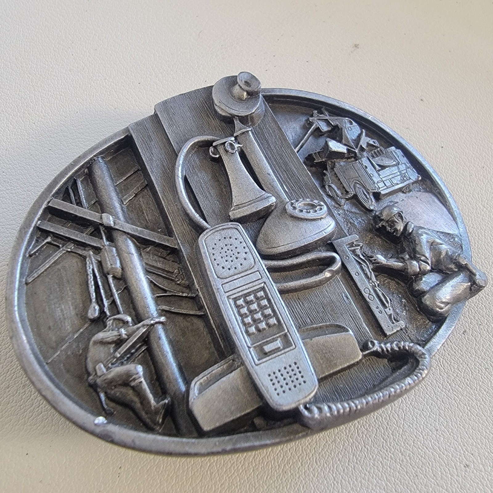 Vintage 1988 Siskiyou Pewter Belt Buckle Telephone Communications Lineman Z-50