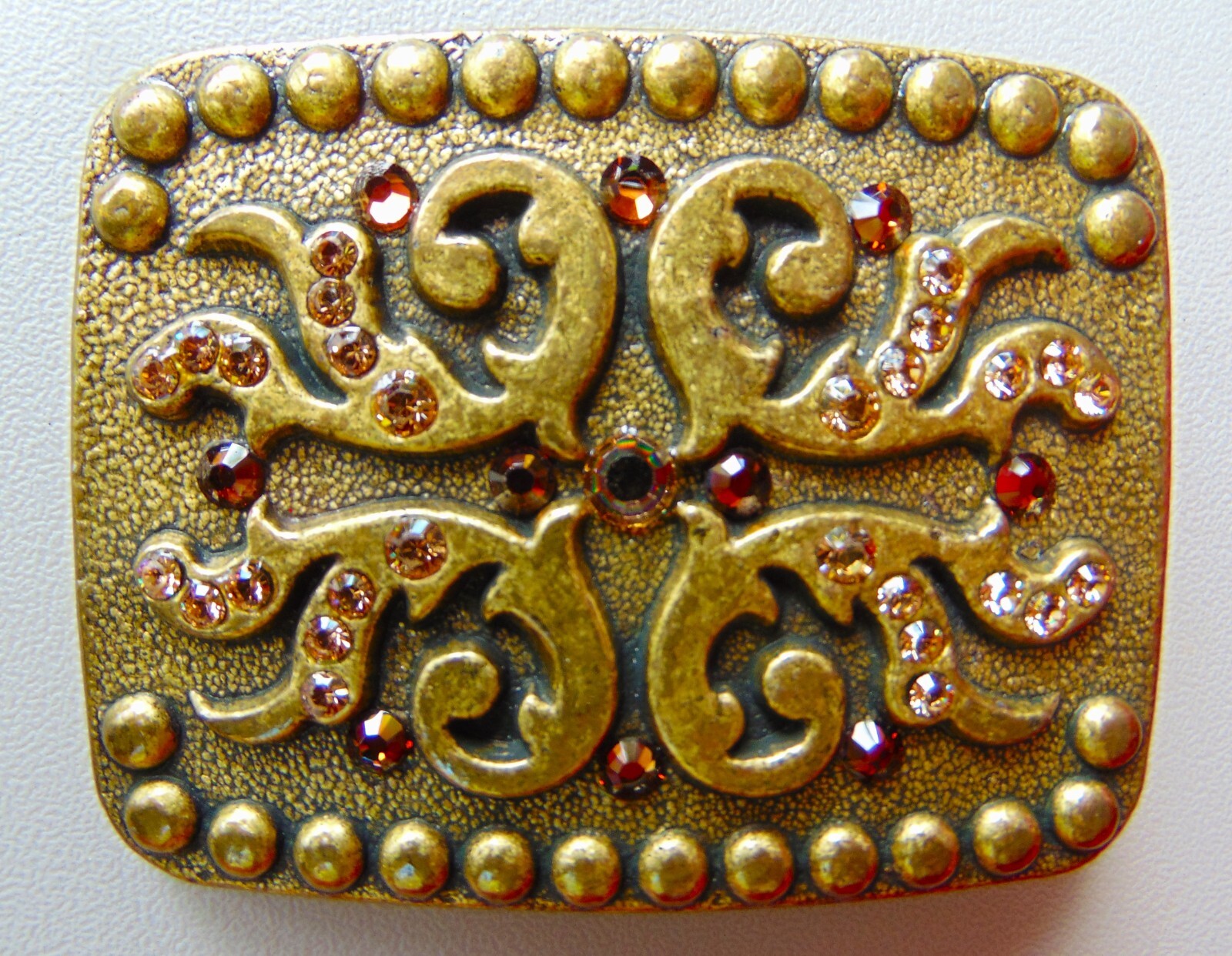 WESTERN STYLE HEAVY BRASS BELT BUCKLE WITH GOLD RHINESTONES