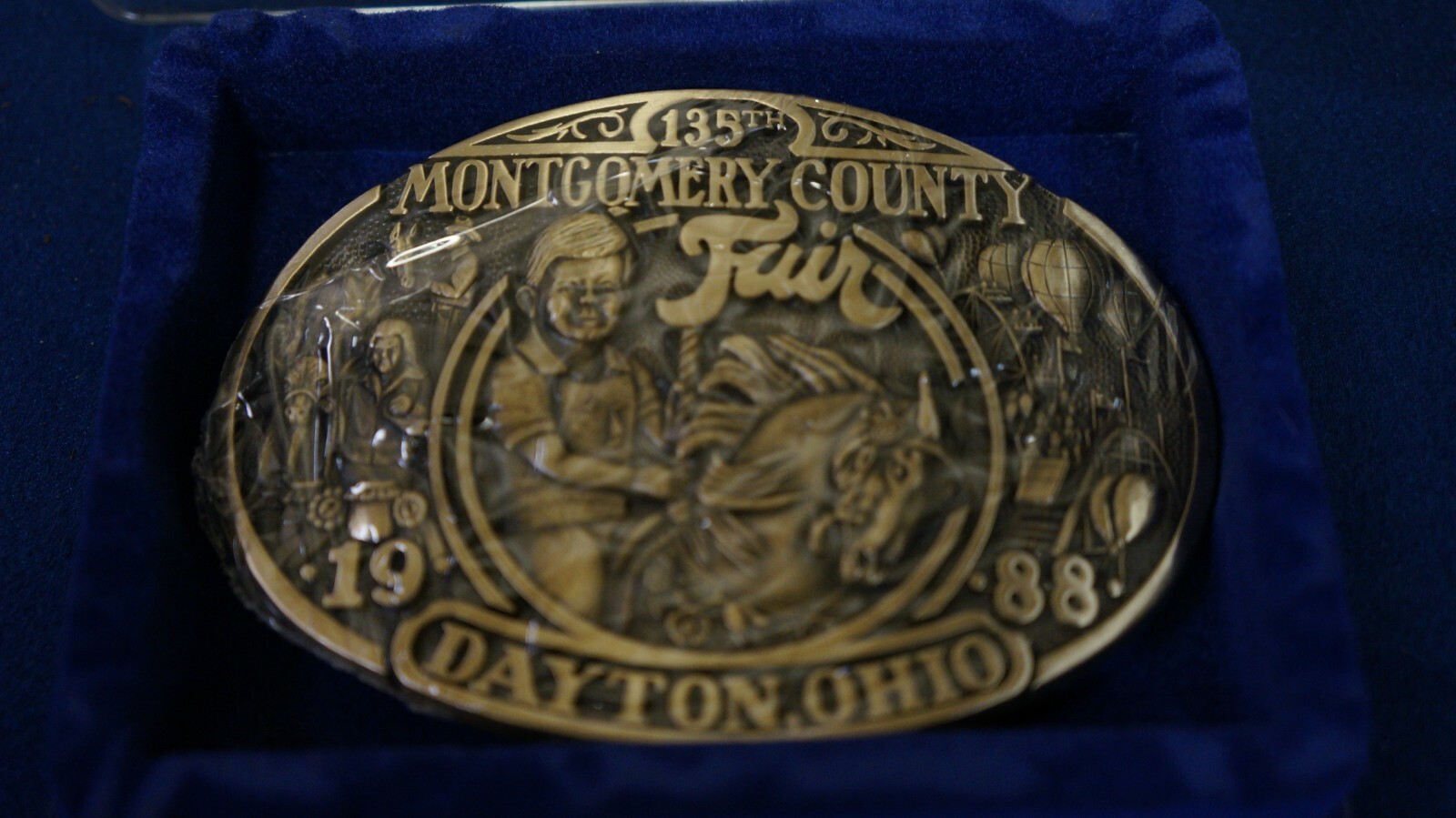 AWARD DESIGN MEDALS 135TH MONTGOMERY COUNTY FAIR 1988 DAYTON OHIO 3.75&Prime; BUCKLE