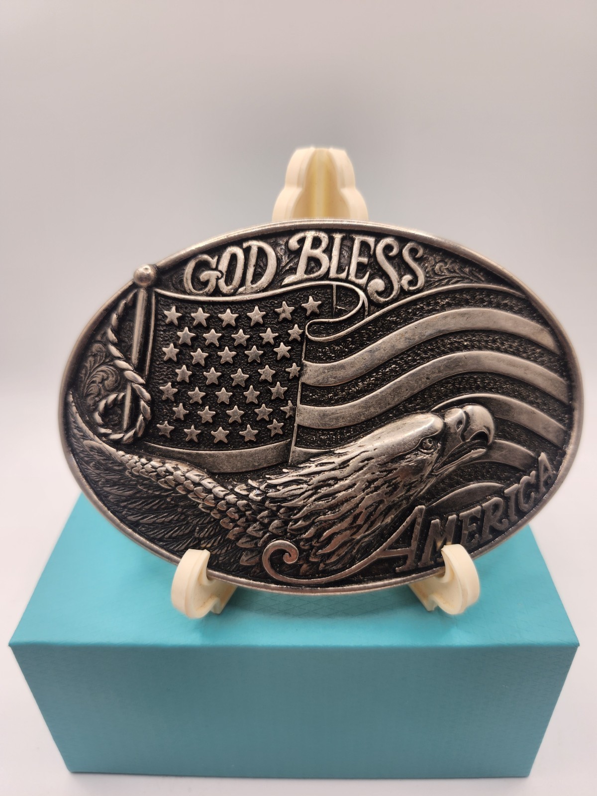 Nocona Men&rsquo;s Western Oval Belt Buckle Flag Eagle Antique Finish MPN 37016