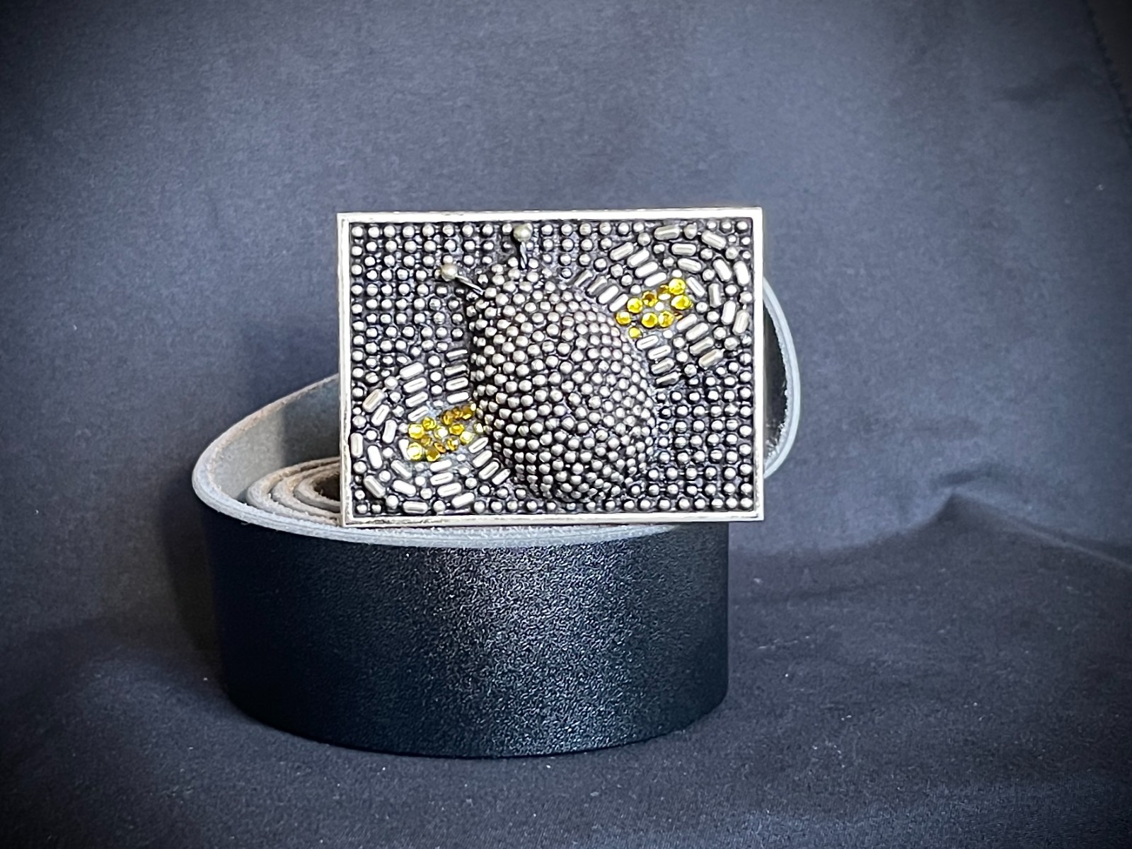 Art Belt Buckle Bee Crystal Beaded Mosaic OOAK 2007-2009 Darren McNeese