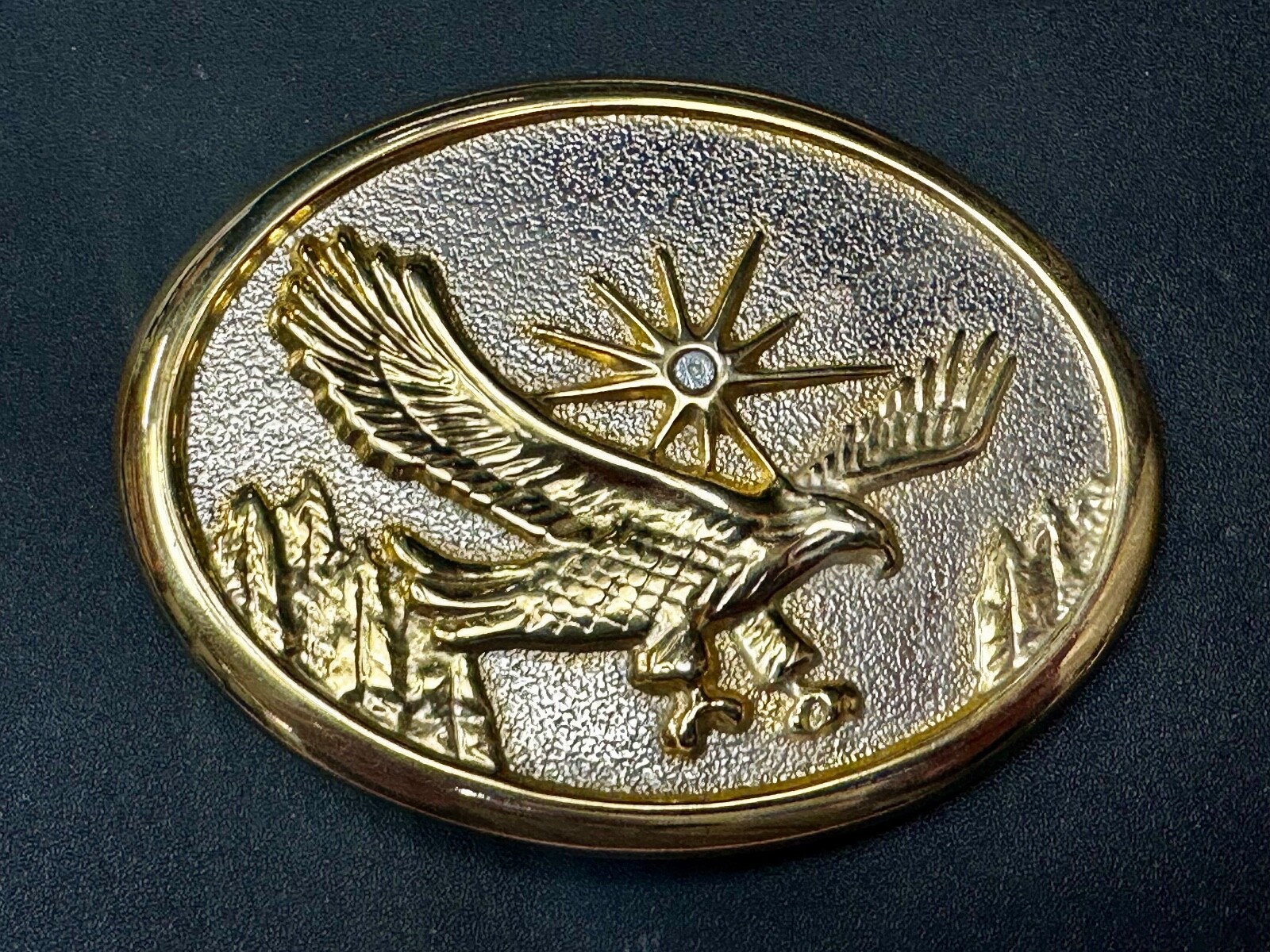 Patriotic American Eagle flying over Mountains w/ starburst Vintage belt buckle