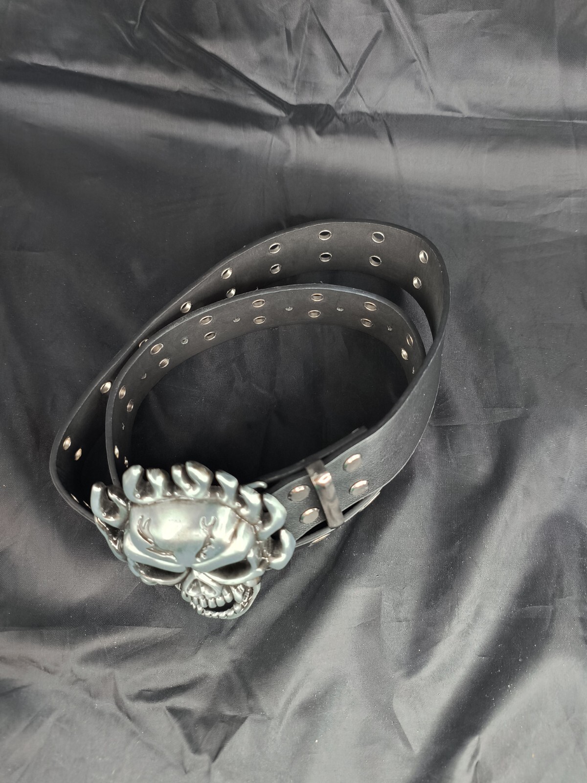 Silver Toned Skull Belt Buckle With Black Belt Size 42&prime;