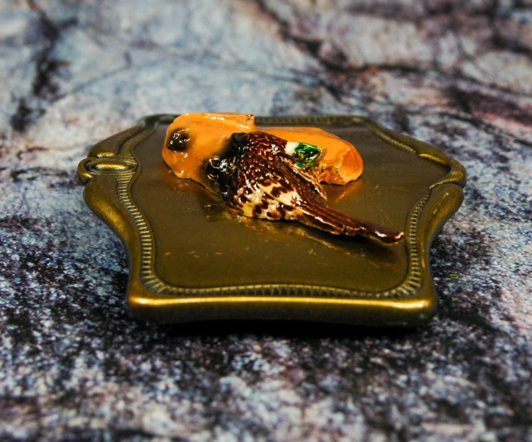 Retriever holding Pheasant 3D relief belt buckle vintage western AHM 1978