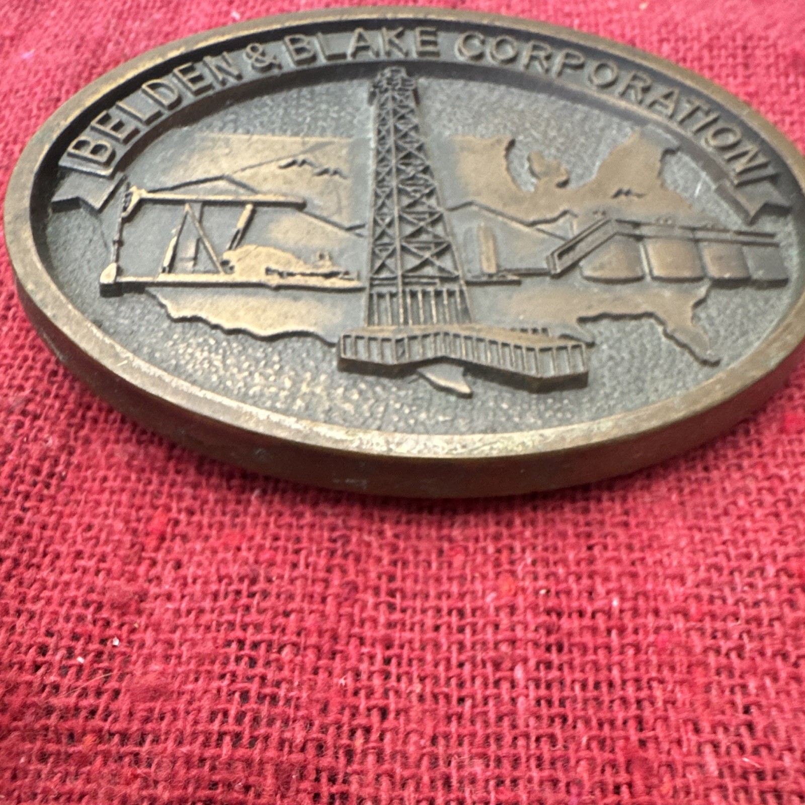 Belden & Blake Corp Oil Rig Pumpjack Oval Gold/Silver Western Belt Buckle 1.5&Prime;