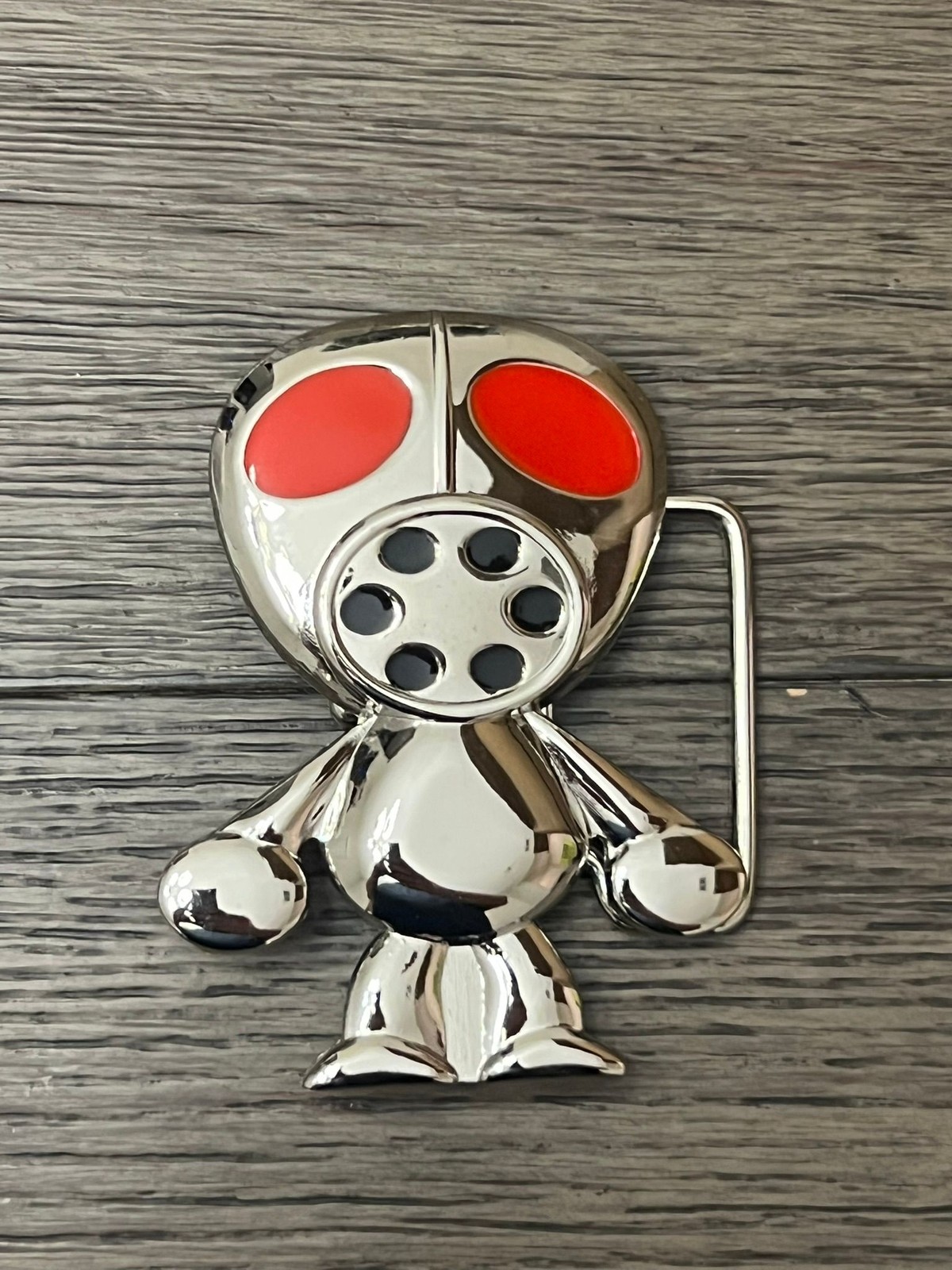 Novelty Belt Buckle Unisex Silver Robot Gas Mask Red Eyes Metal Collectible