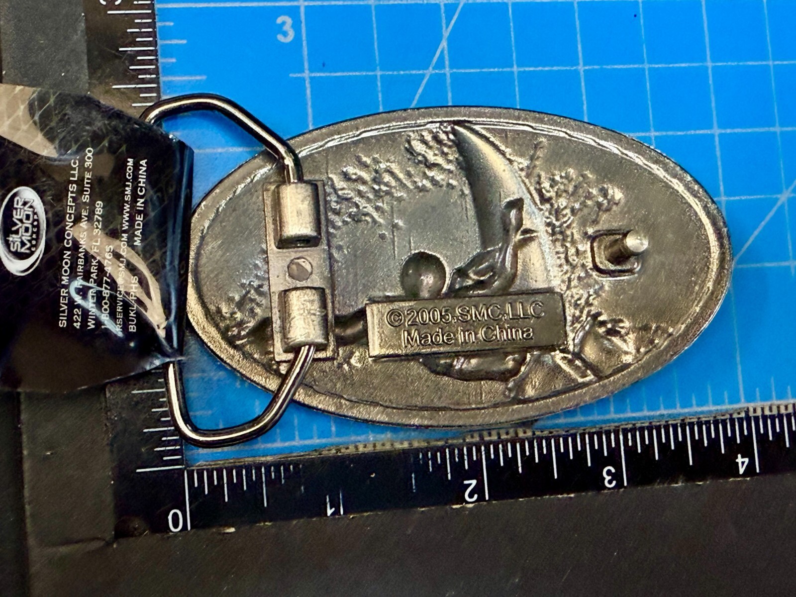 Surfing Surfers Crashing Ocean Wave NOS Silver Moon 2005 Mens Belt Buckle