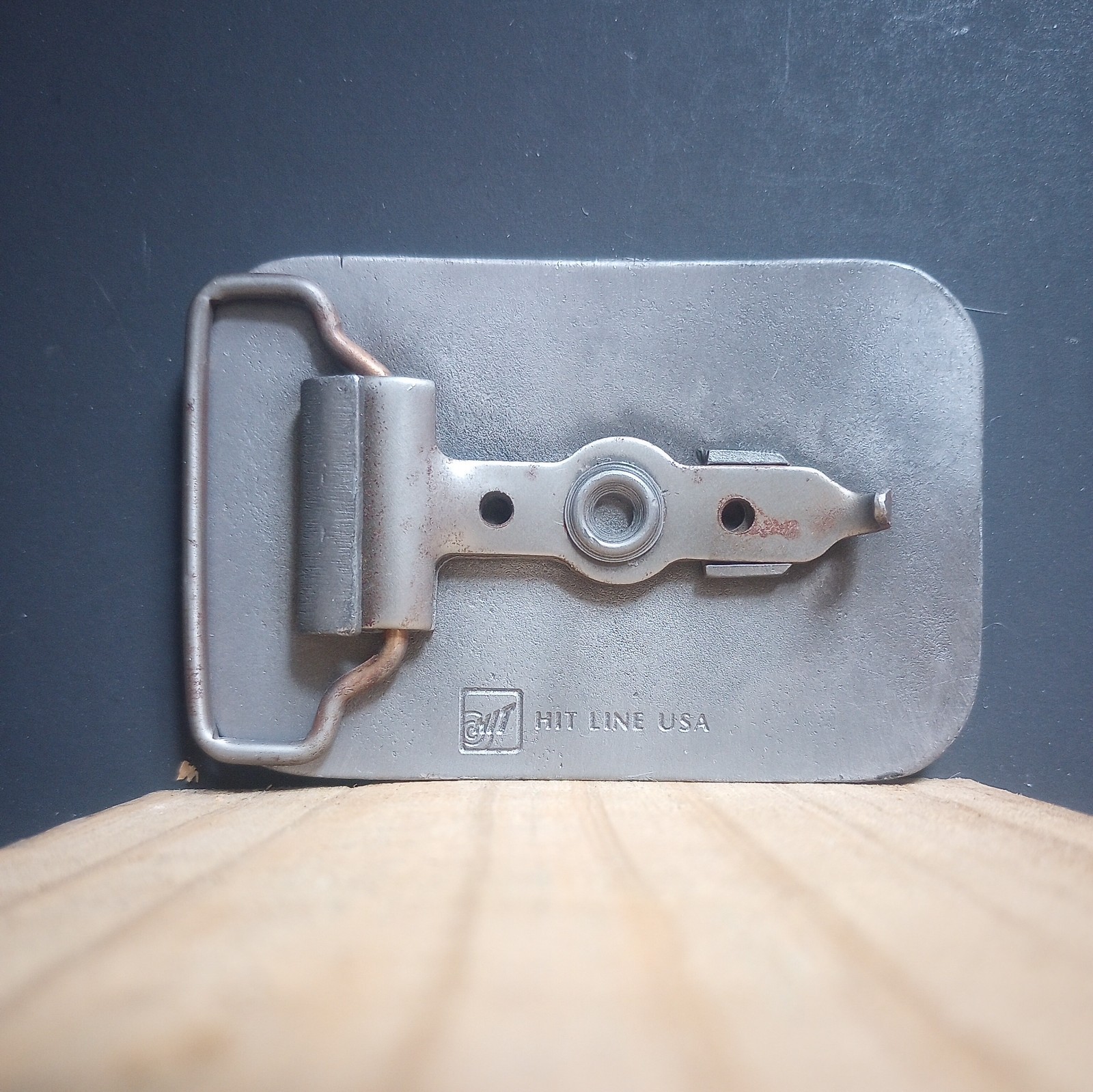 VTG Hit Line Belt Buckle Advertising Memorabilia « Gaines Puppy Choice »