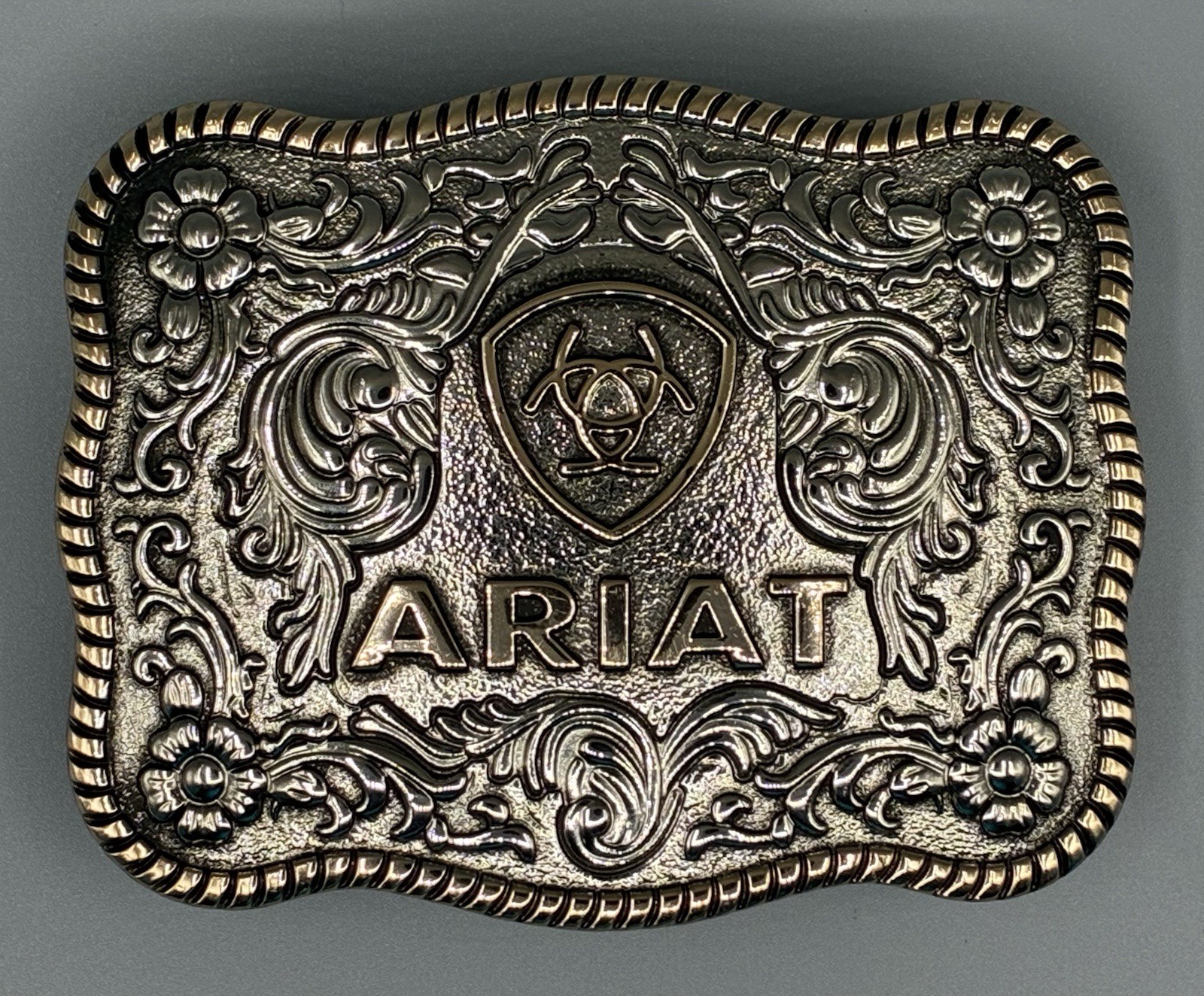 A37007 Ariat Antique Silver and Gold Toned Oval Belt Buckle 4 1/4” X 3 1/4”
