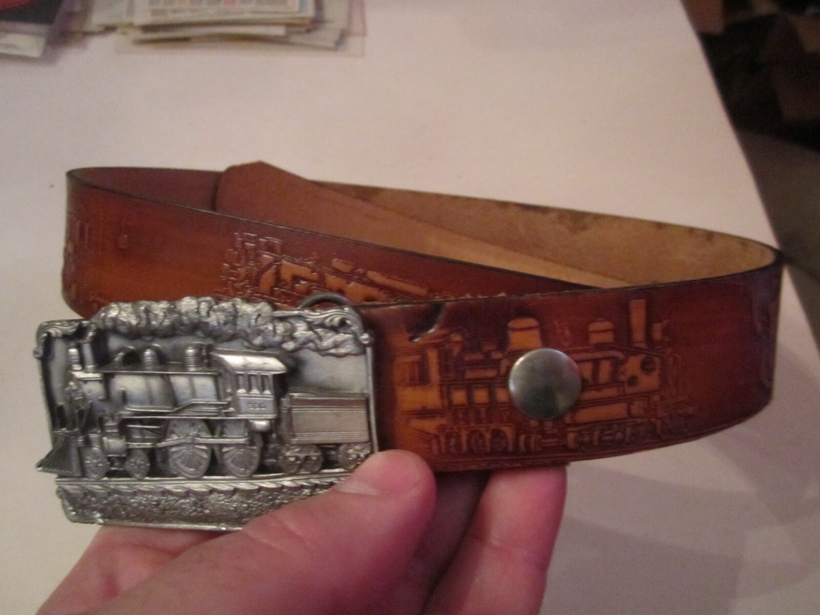 TRAIN THEME BELT BUCKLE – HEAVY WITH MATCHING TRAIN THEME DESIGN LEATHER BELT
