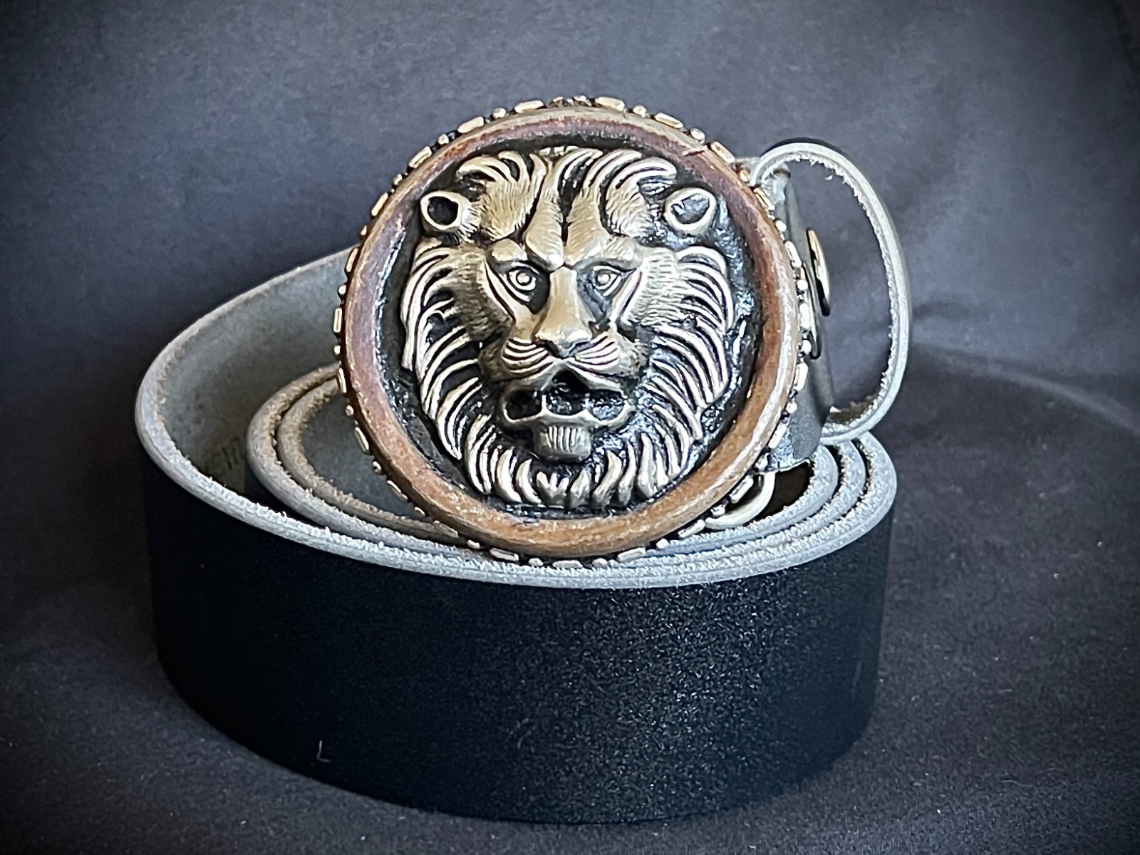 Darren McNeese Lion Belt Buckle 2.5” Round Patina Archive 07–09