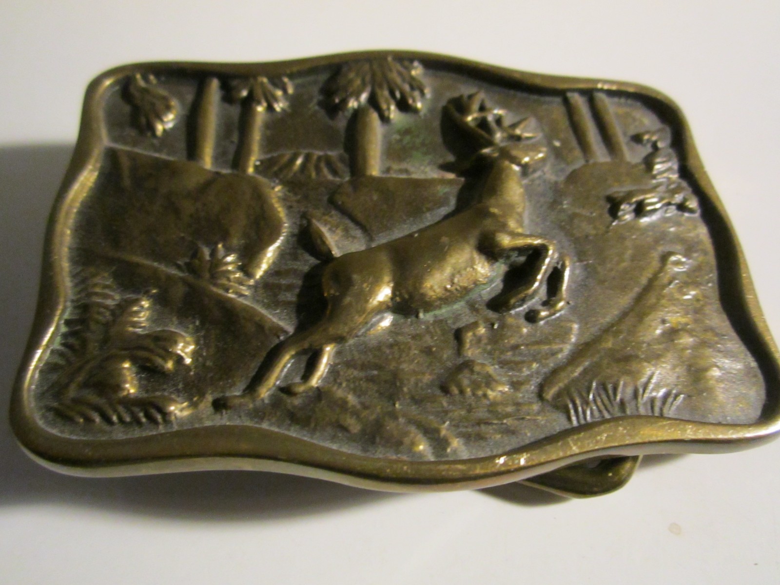 VINTAGE DEER SCENE BELT BUCKLE SOLID BRASS – GW-26