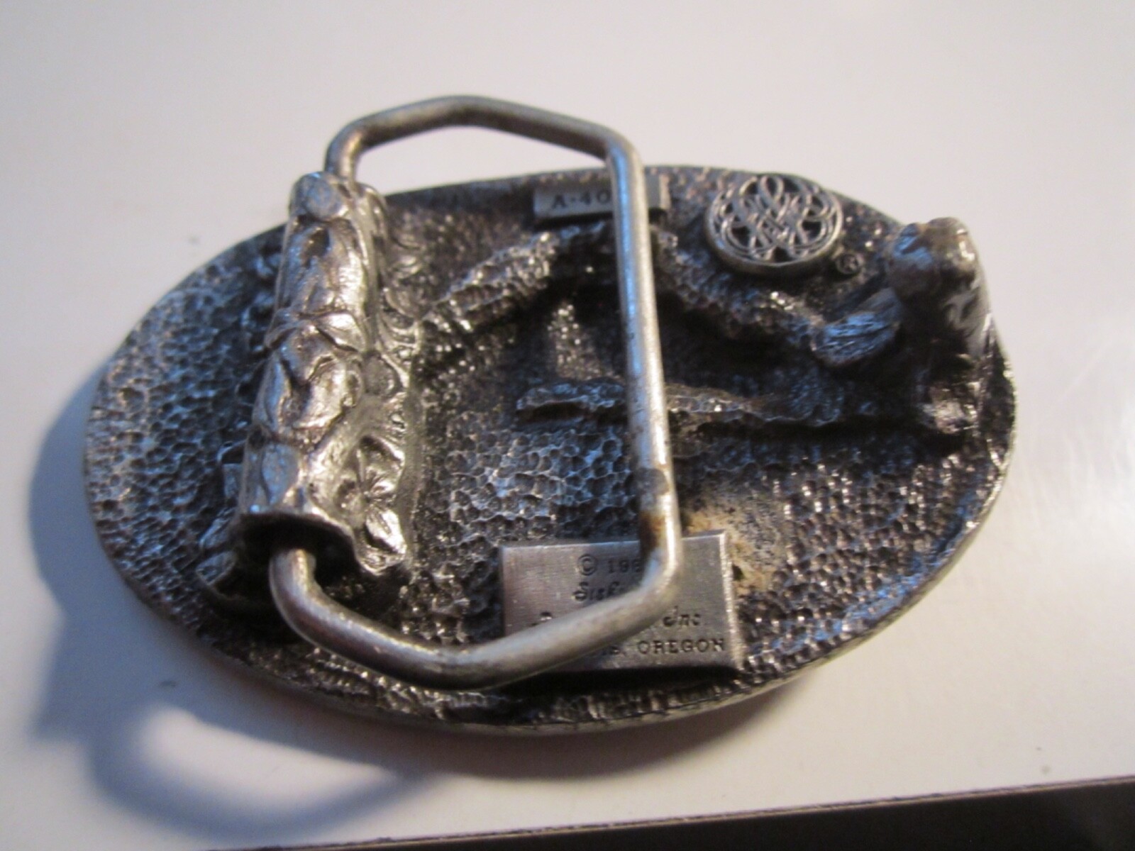 1985 HORSE THEME BELT BUCKLE HIGH RELIEF – HEAVY – GW-13