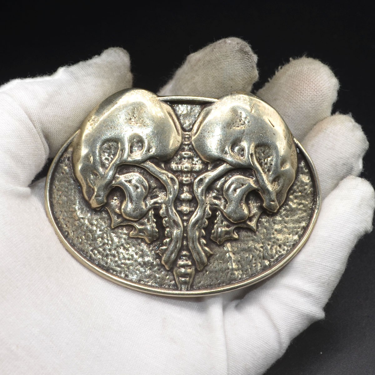 White Copper Skull Heart Design Gothic Men&rsquo;s Belt Buckle (Belt Not Included)