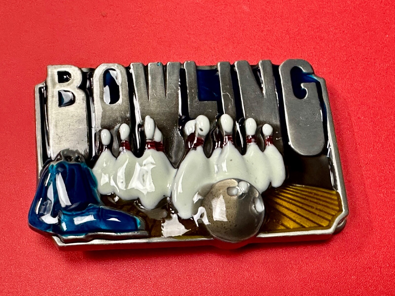 Bowling Sports Commemorative Belt Buckle – Raised Pins, Lane And Ball