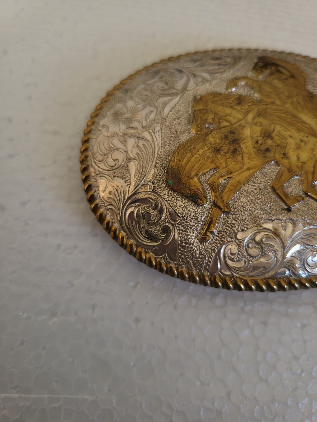 🐎CRUMRINE WESTERN BELT BUCKLE WILD HORSES OVAL SILVERPLATE ON BRONZE🐎