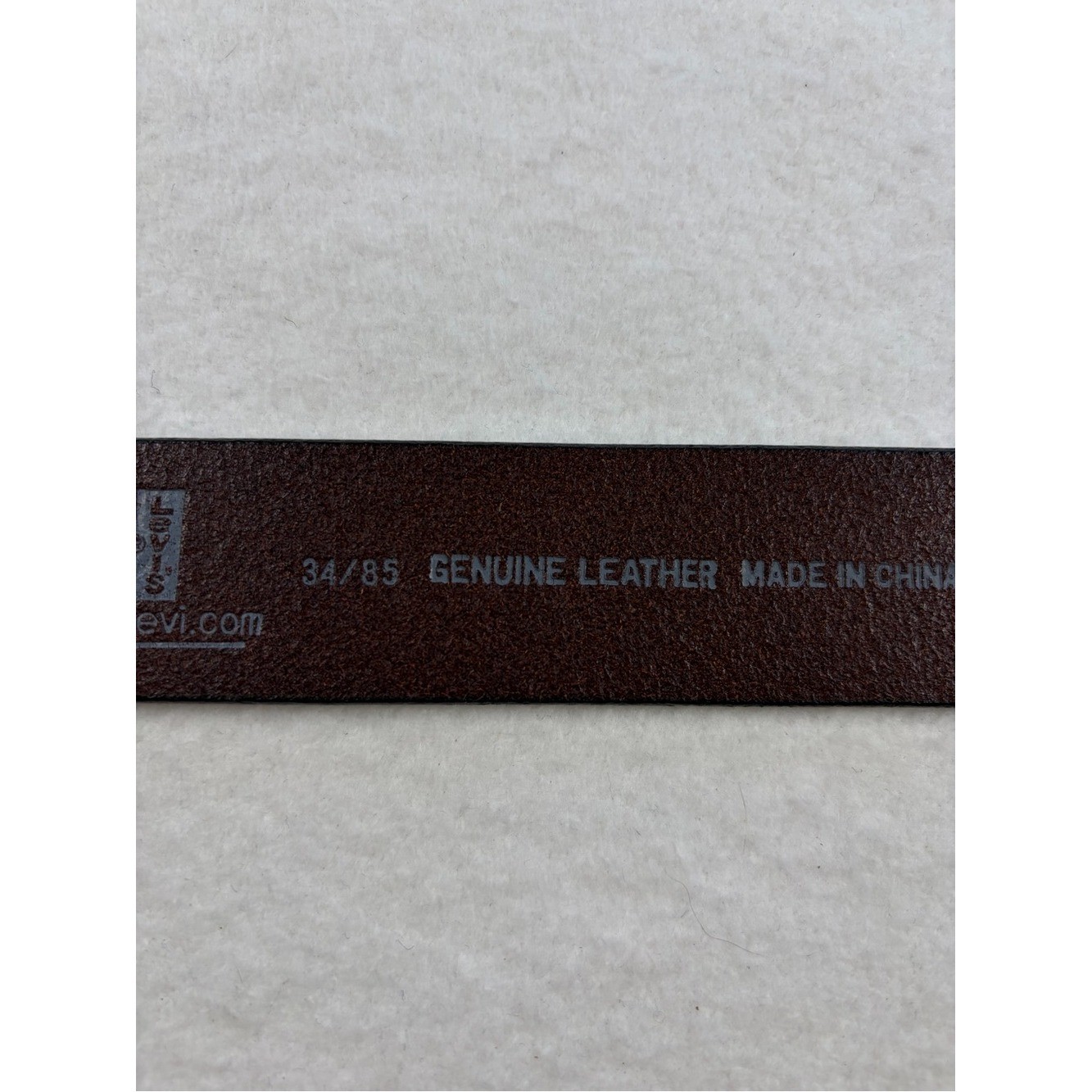 Levi&rsquo;s Men&rsquo;s Dark Brown Leather Belt with Brushed Metal Buckle 34&Prime;