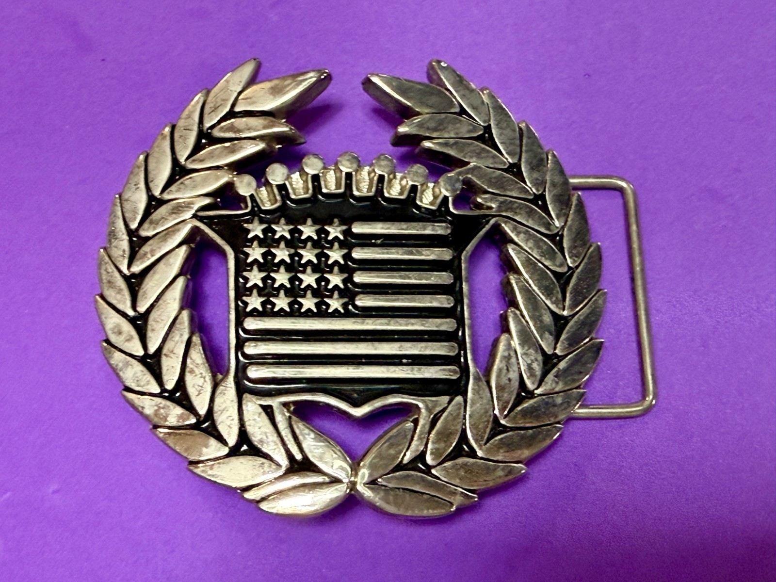 Cadillac Crown Logo Emblem Flag Silver Color Famous Stars & Straps Belt Buckle
