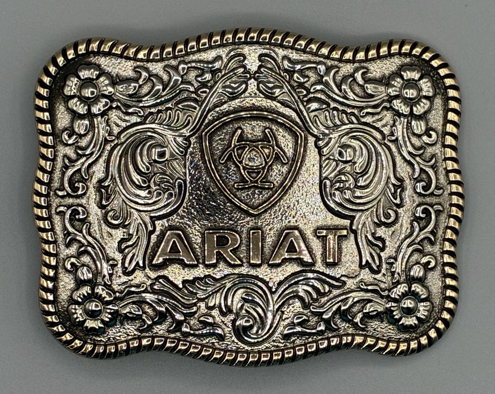 A37007 Ariat Antique Silver and Gold Toned Oval Belt Buckle 4 1/4” X 3 1/4”