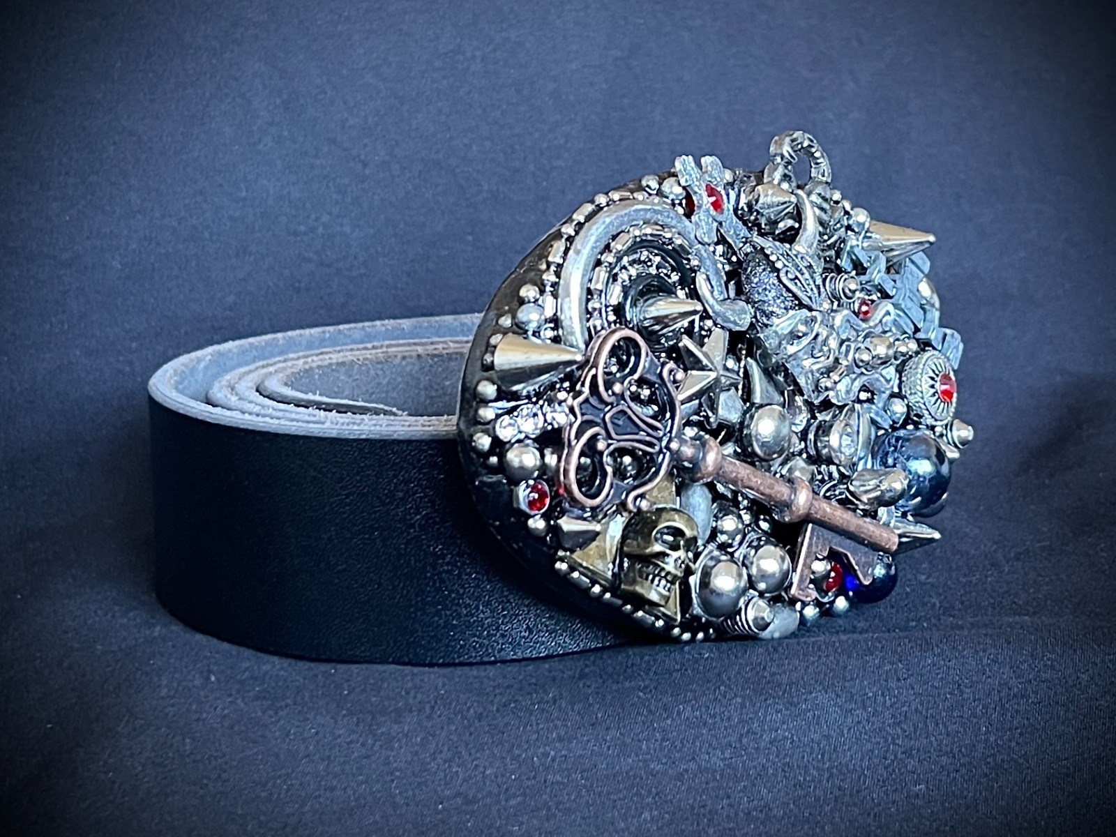 « Salvaged Kingdom » Ind. OOAK Mixed Metal Artisan Belt Buckle – Darren McNeese