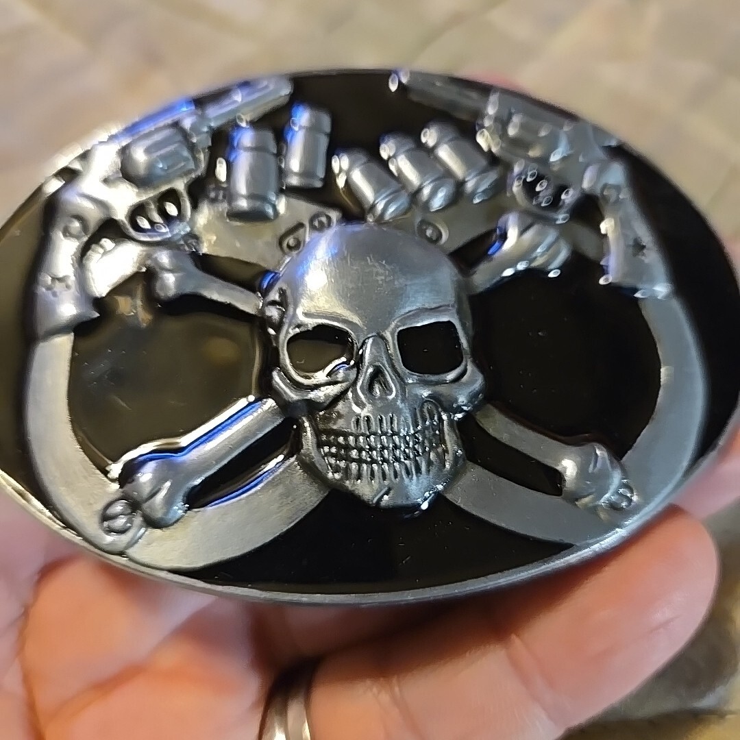 SKULL GUNS BULLETS HANDCUFFS Metal Belt Buckle