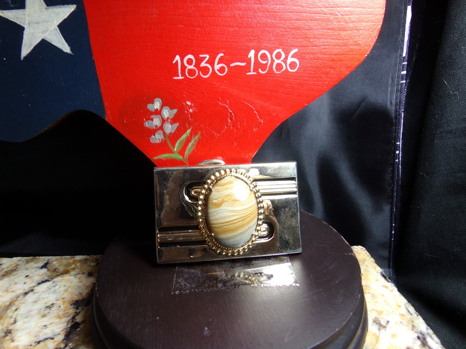 Men&rsquo;s Small Belt Buckle with a Sand Colored Stone, Measures 2 1/2&Prime; X 1/5/8&Prime;