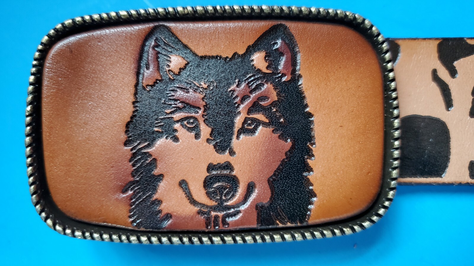 WOLF SCENE Genuine Leather Belt & Matching WOLF Epoxy Buckle A