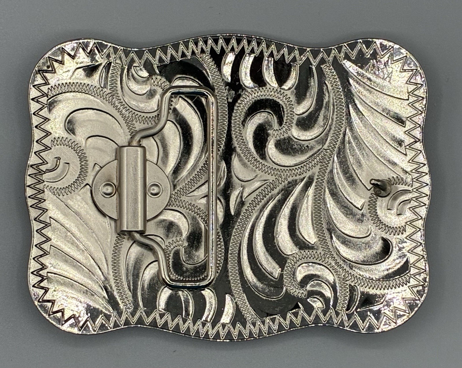 A37007 Ariat Antique Silver and Gold Toned Oval Belt Buckle 4 1/4” X 3 1/4”