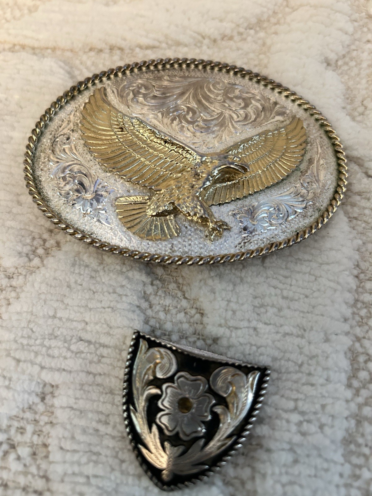 Montana Silversmiths Silver Plated Oval Flying Eagle Belt Buckle & Belt Tip/Cap