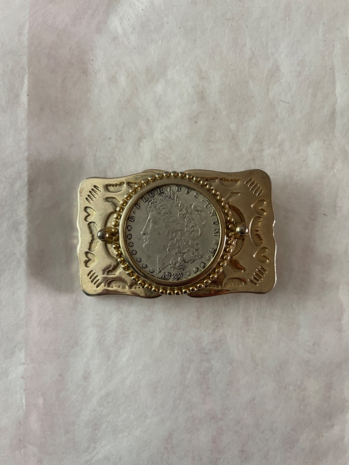 belt buckle