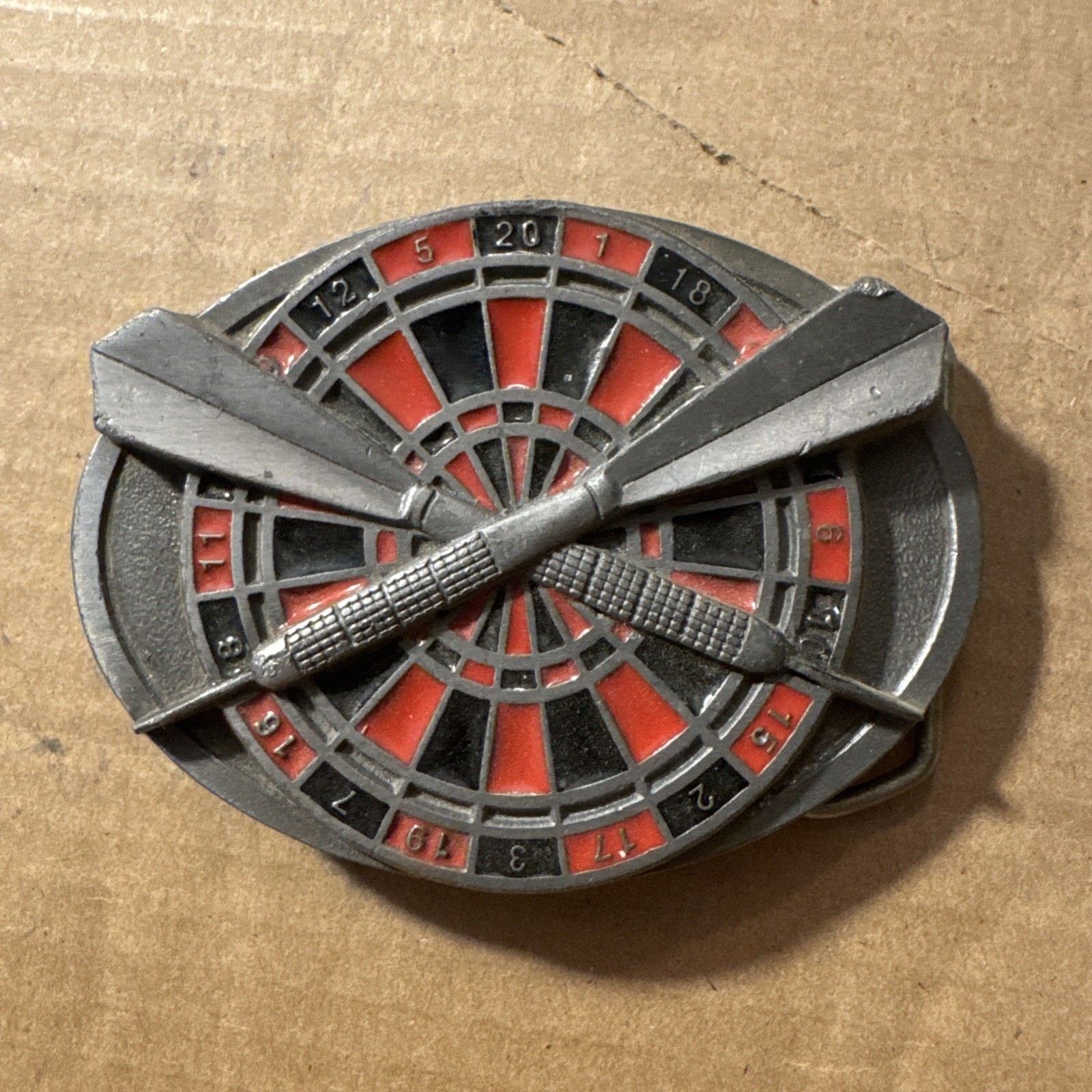 VINTAGE DARTS BELT BUCKLE DARTS & DART BOARD 1984 BERGAMONT BRASS WORKS – New