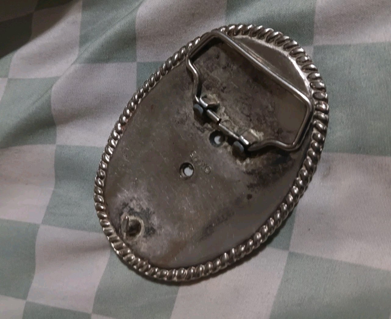 Vintage 1995 Oval Engraved Silver-Tone Belt Buckle – Blank Canvas