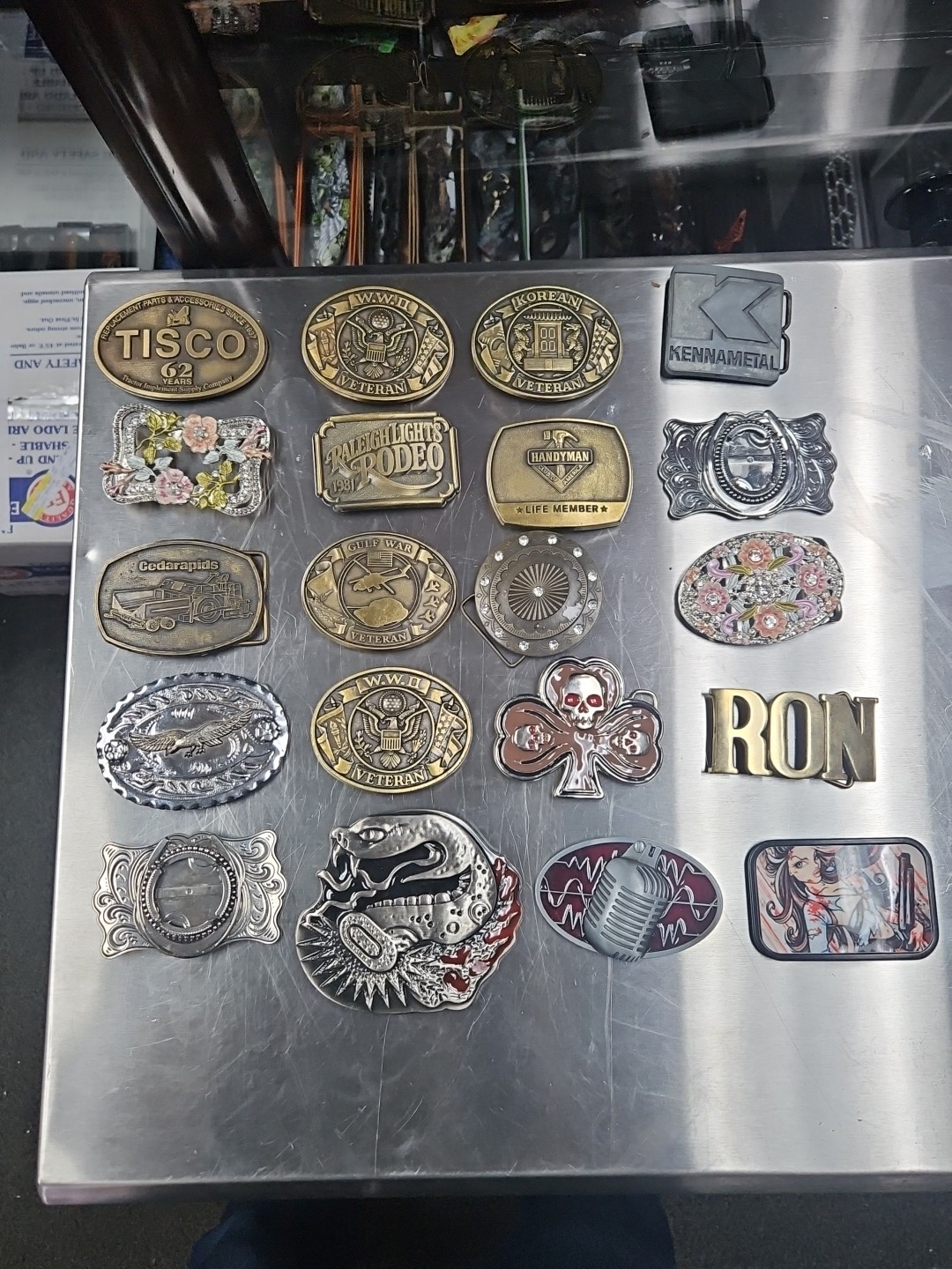 Vintage LOT OF 20 belt buckles WESTERN Chrome BRASS metal Some New Some Old LotA