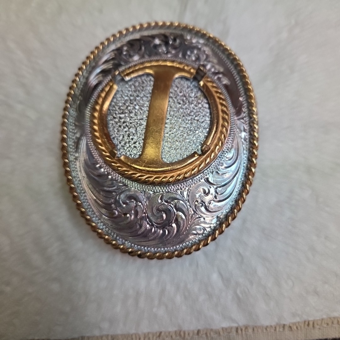 Montana Silversmiths Western Belt Buckle Oval Coin Holder 2640P