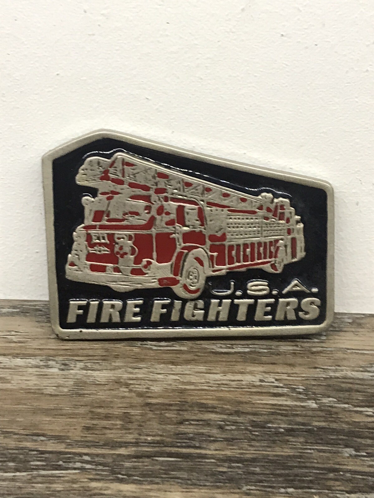 BELT BUCKLE LIMITED EDITION AMERICAN FIRE FIGHTER TRUCK LADDER SILVER TONE