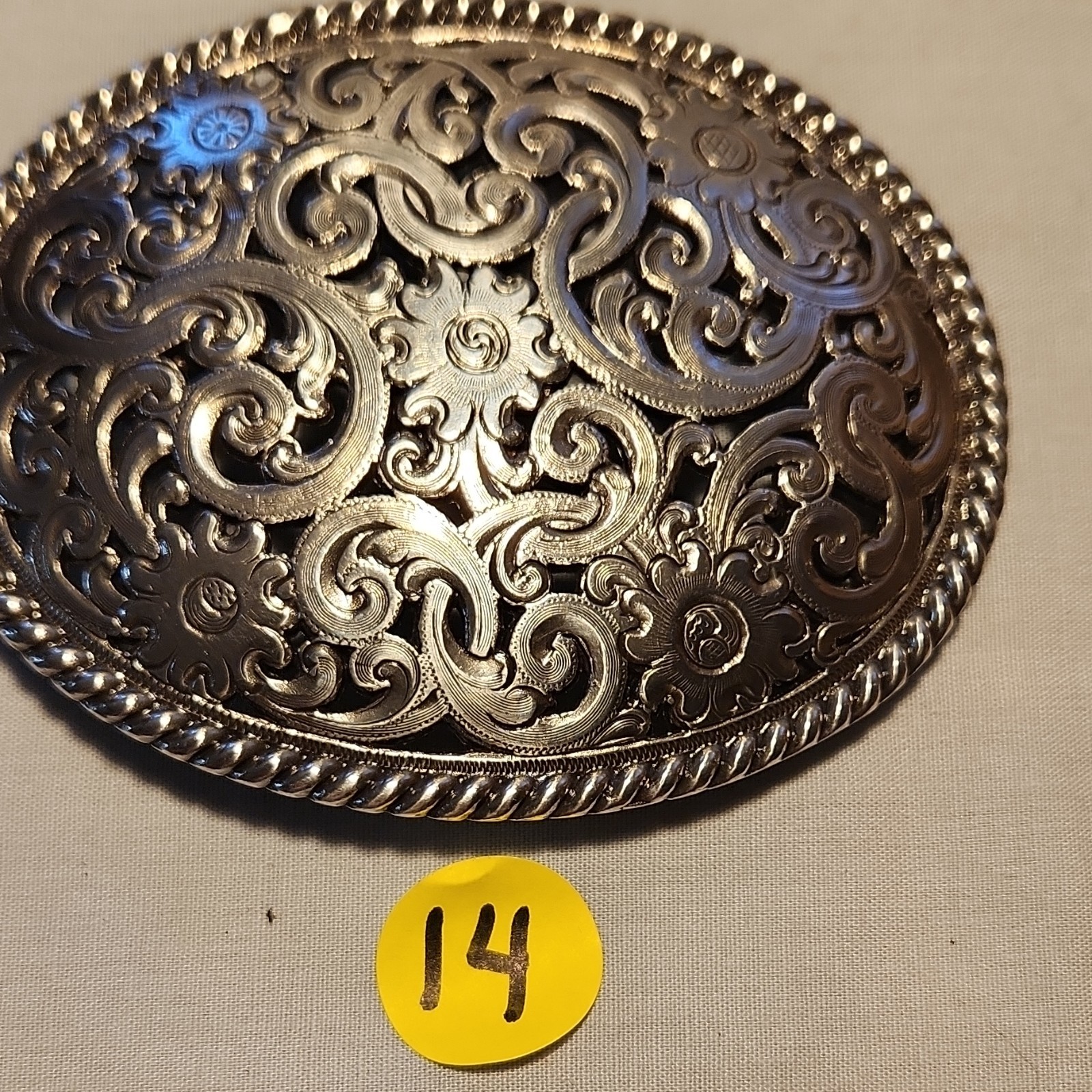 Ladies Silver Tone Oval Western Floral Engraved Belt Buckle, Fits 1.5&Prime; Belt 3.5&Prime;