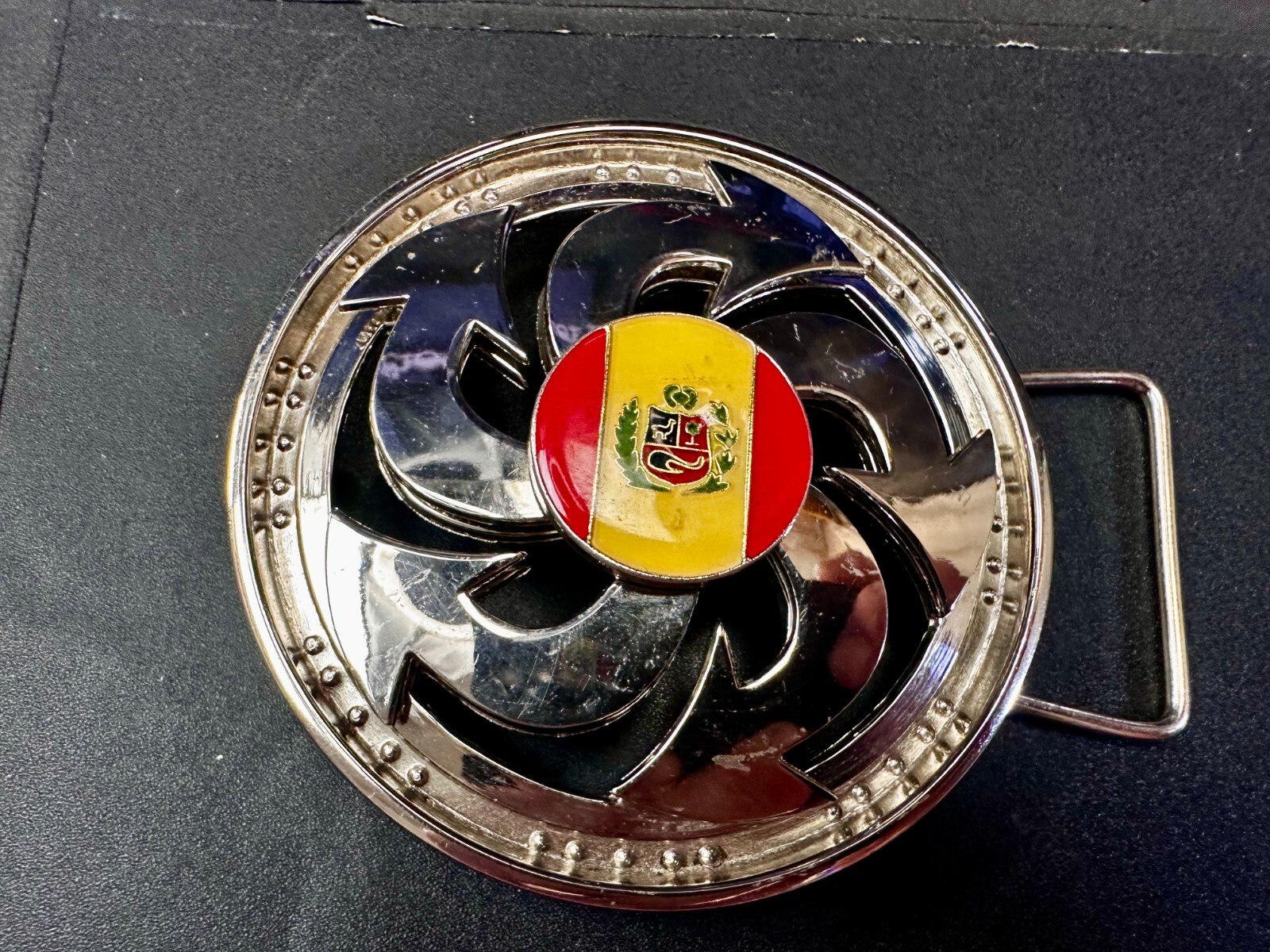 Spinning Centered Peru Flag Yellow & Red Spinner Round Silver Color Belt Buckle