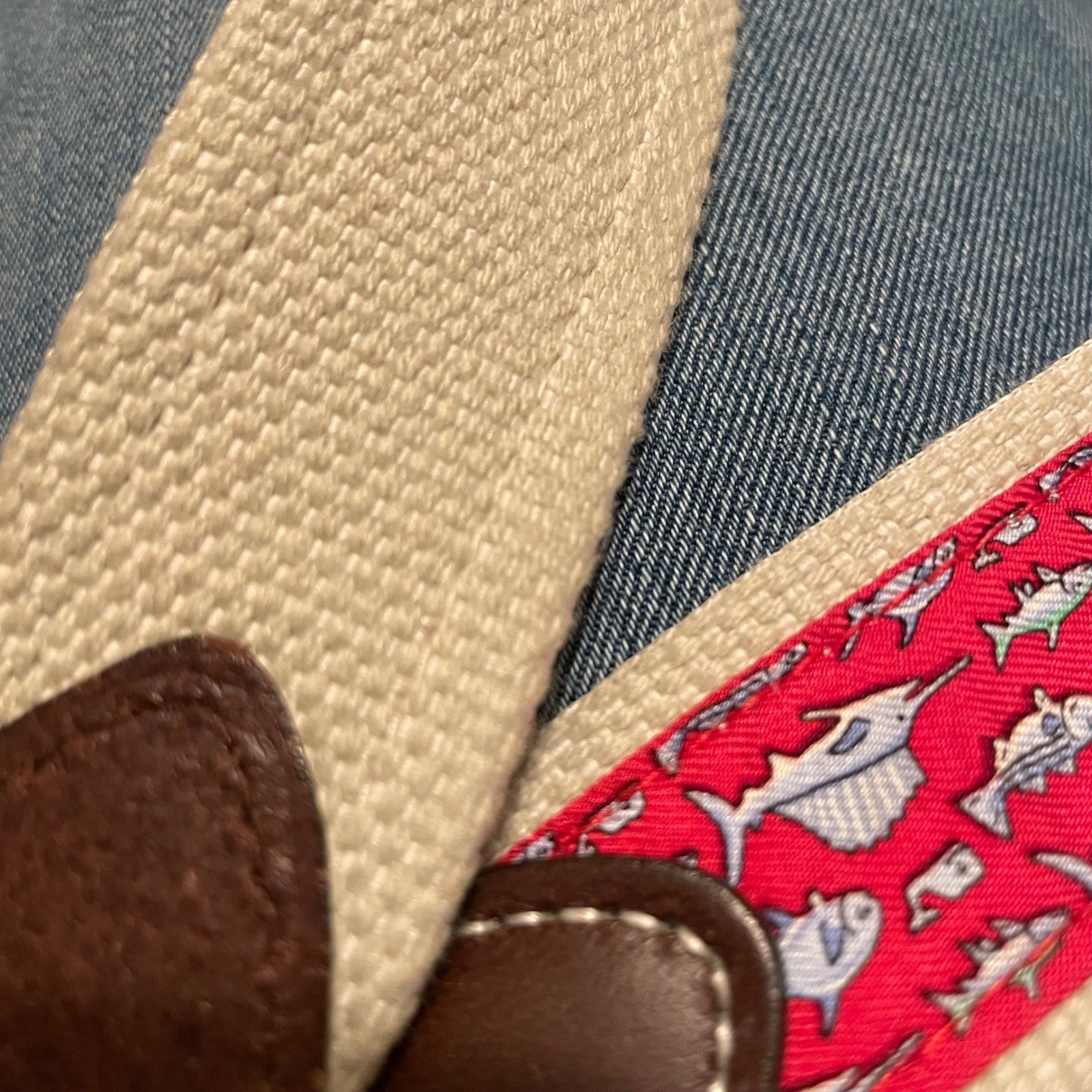 Vineyard Vines Shep & Ian 34 red fish print on silk cotton canvas brass buckle