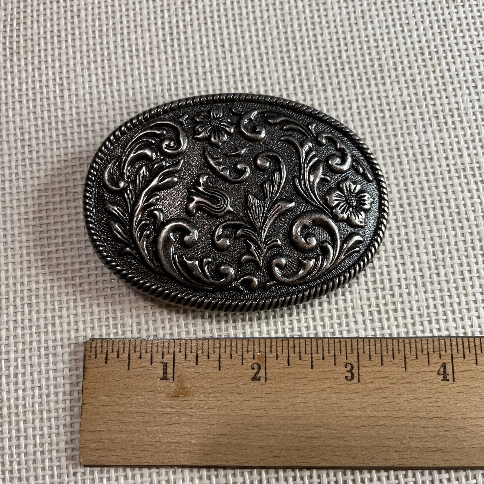 VTG Ornate Silver Pewter-toned Belt Buckle Raised Flower Filigree Scrollwork EUC