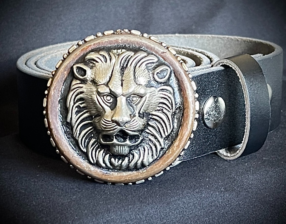 Darren McNeese Lion Belt Buckle 2.5” Round Patina Archive 07–09
