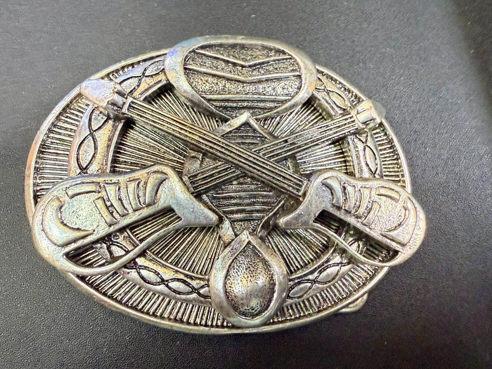 Crossed Sword&rsquo;s Weapon Gothic Punk Vibe Silver Color Silver Dagger Belt Buckle